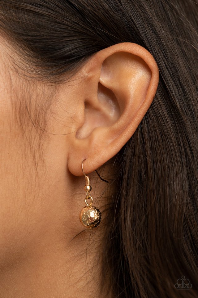 SEA The Sights - Gold - Paparazzi Necklace Image