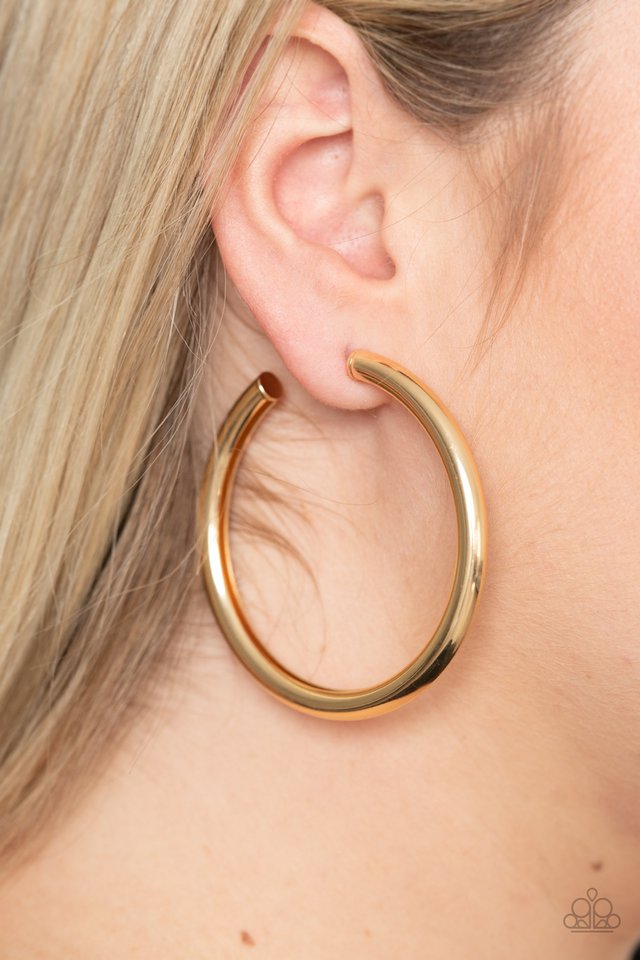 Curve Ball - Gold - Paparazzi Earring Image