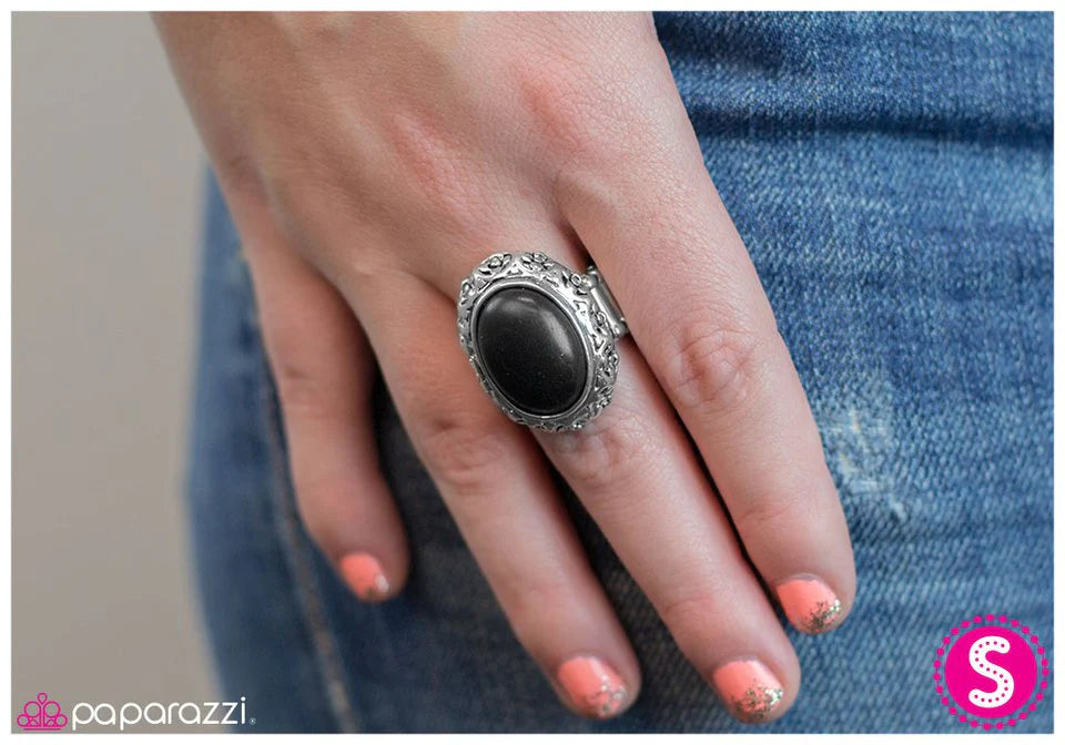 Anillo Paparazzi ~ Trendsetter - Negro