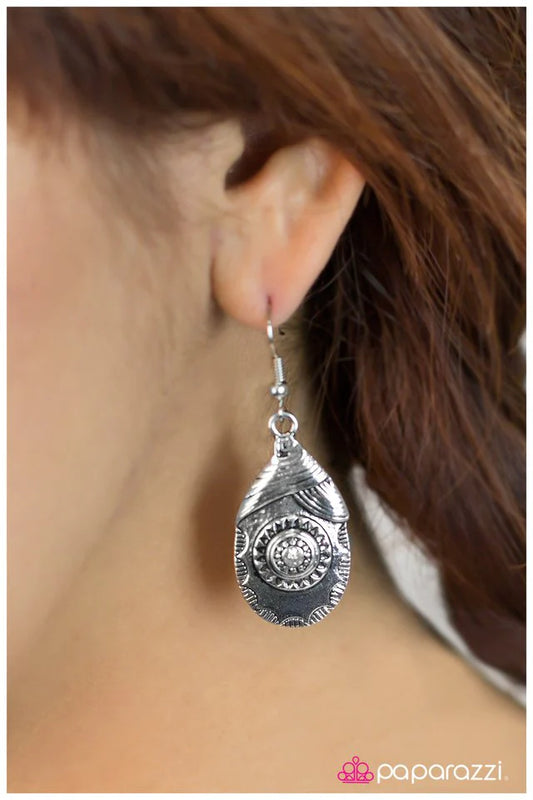 Paparazzi Earring ~ Born On The Bayou - Silver