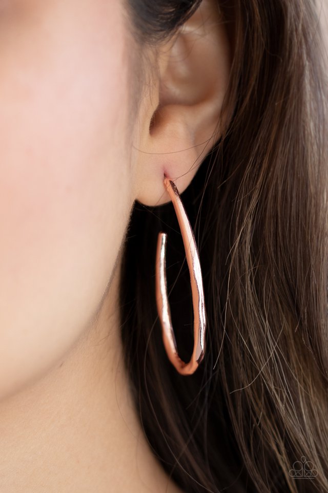 Totally Hooked - Rose Gold - Paparazzi Earring Image