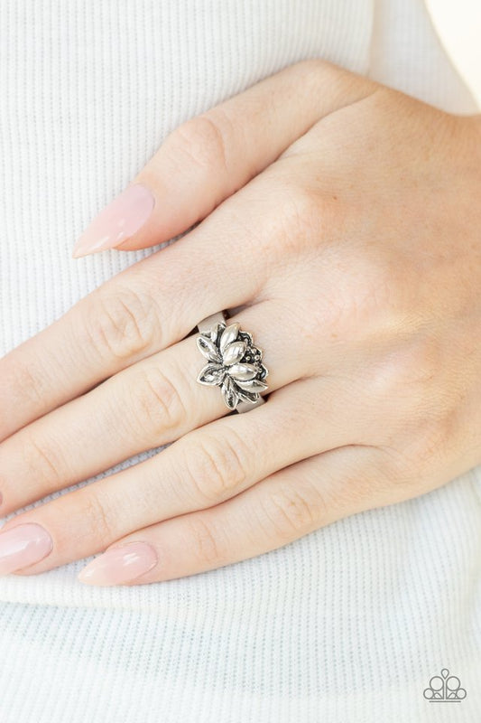 Lotus Crowns - Silver - Paparazzi Ring Image