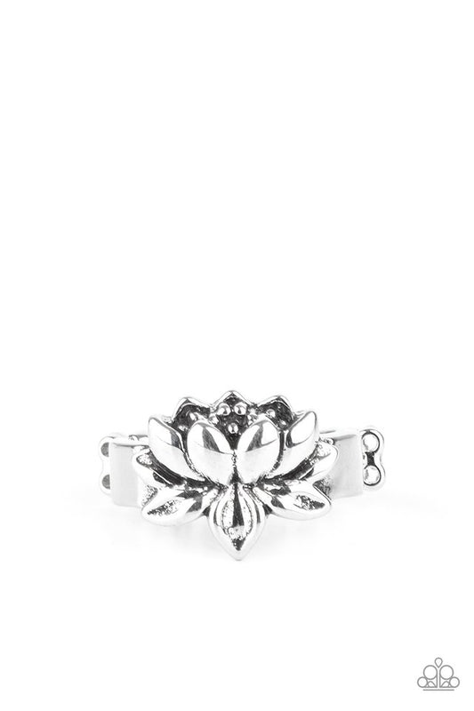 Lotus Crowns - Silver - Paparazzi Ring Image