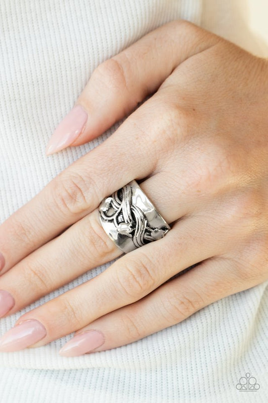 Follow The Tulips - Silver - Paparazzi Ring Image