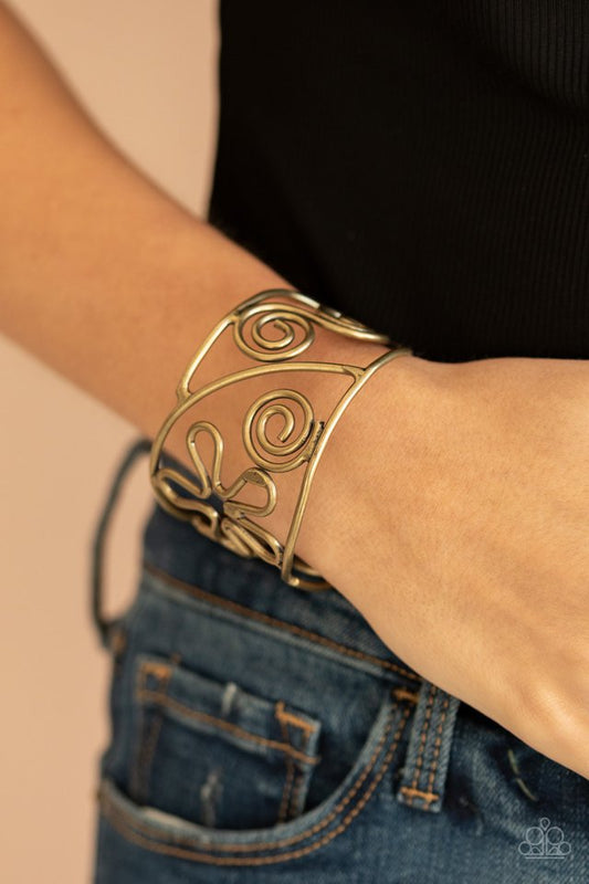 Groovy Sensations - Brass - Paparazzi Bracelet Image