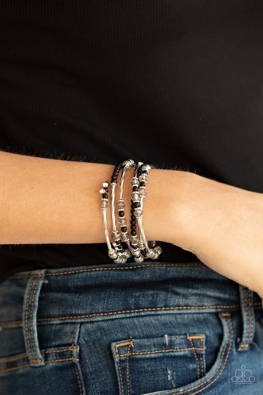 Head-Turning Twinkle - Black - Paparazzi Bracelet Image