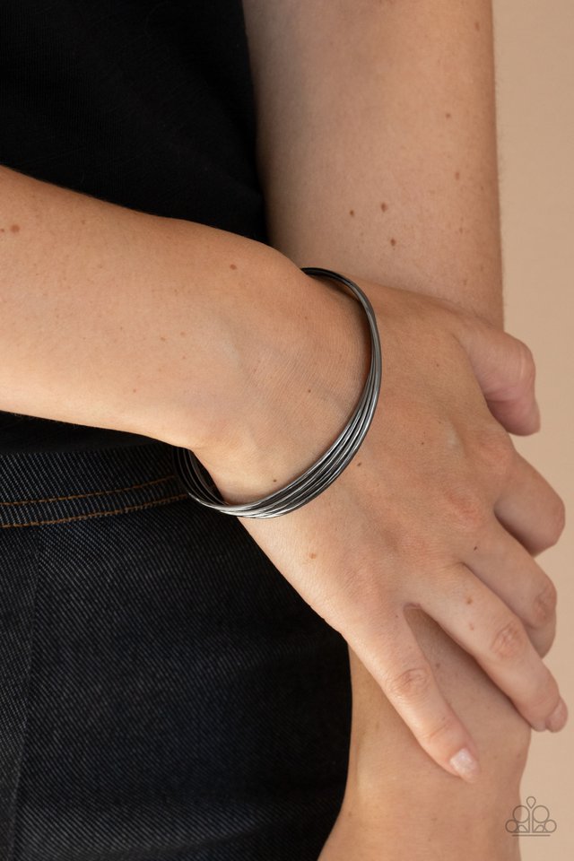 Bringing Basics Back - Black - Paparazzi Bracelet Image