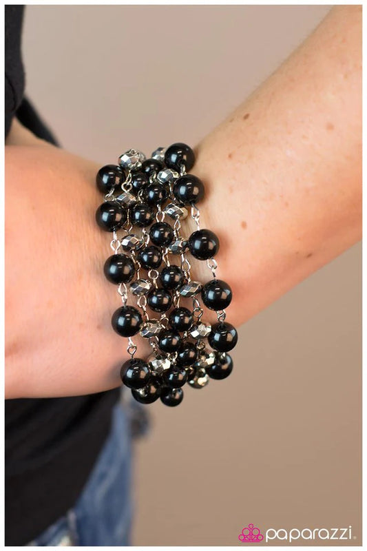 Pulsera Paparazzi ~ In Good Graces - Negro