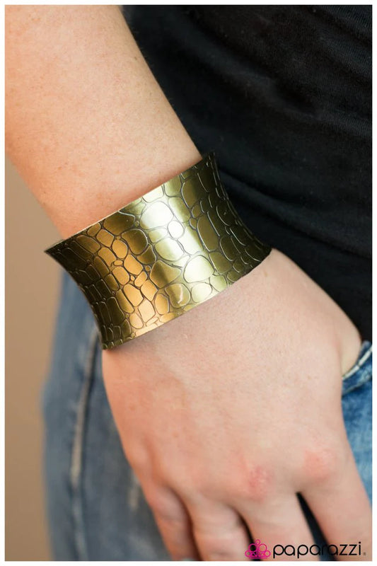 Paparazzi Bracelet ~ Killer Croc - Brass