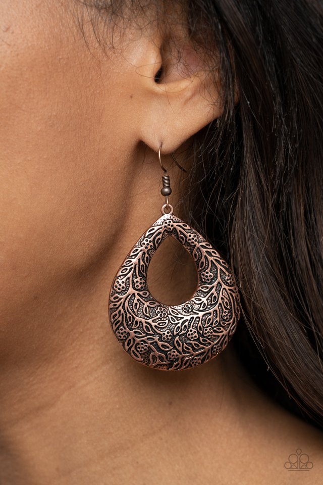 Paparazzi Earring ~ Flirtatiously Flourishing - Copper – Paparazzi