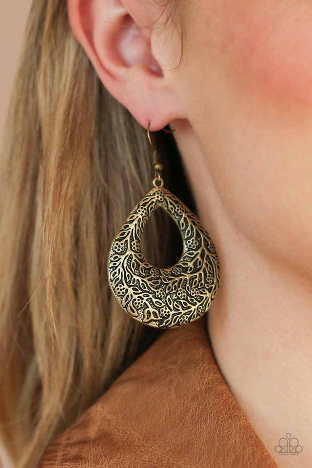 Flirtatiously Flourishing - Brass - Paparazzi Earring Image