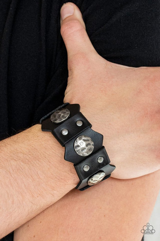 Electrified Edge - Black - Paparazzi Bracelet Image