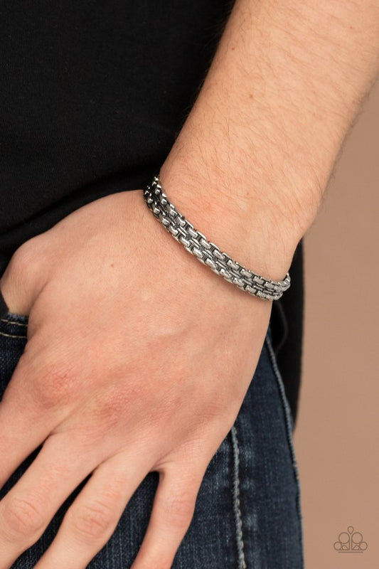 Full Rig - Silver - Paparazzi Bracelet Image