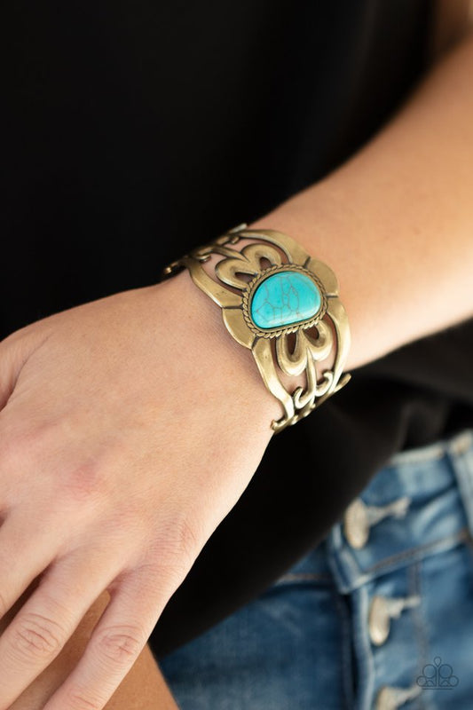 The MESAS are Calling - Brass - Paparazzi Bracelet Image