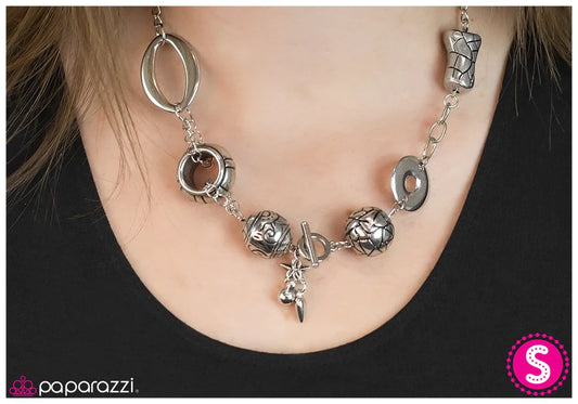 Collar Paparazzi ~ Cinta Mixta - Plata