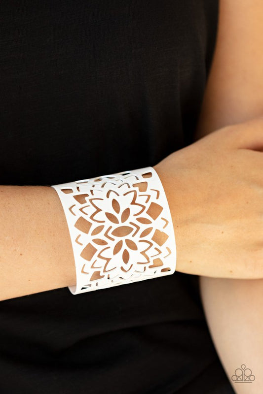 ​Hacienda Hotspot - White - Paparazzi Bracelet Image