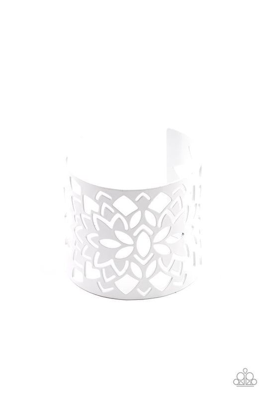 ​Hacienda Hotspot - White - Paparazzi Bracelet Image