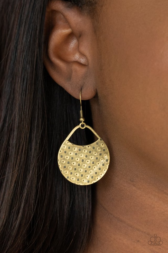 Im Sensing a Pattern Here - Brass - Paparazzi Earring Image