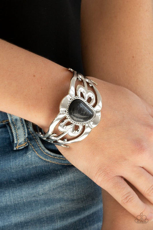 The MESAS are Calling - Black - Paparazzi Bracelet Image