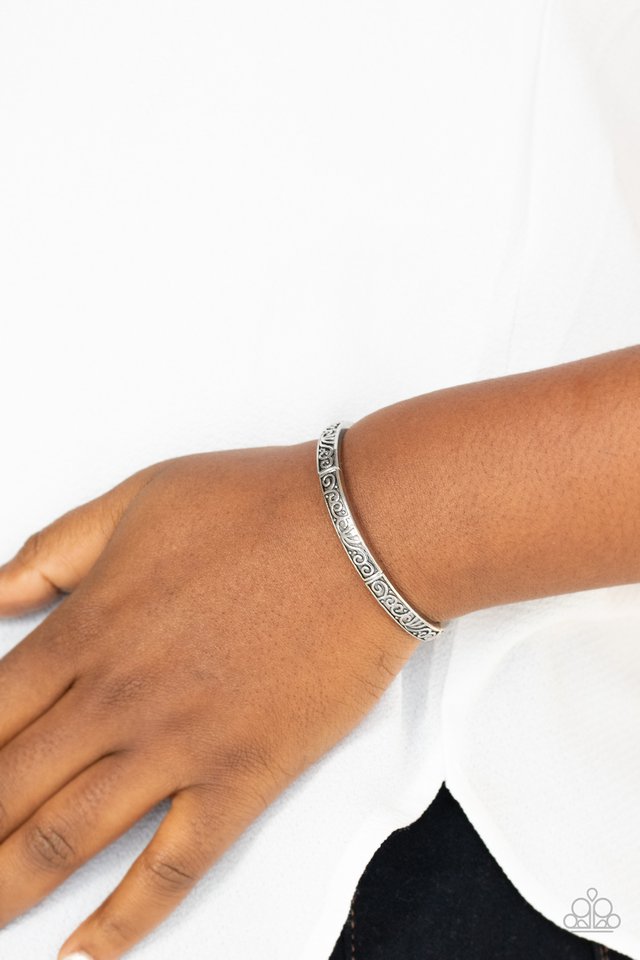 Precisely Petite - Silver - Paparazzi Bracelet Image