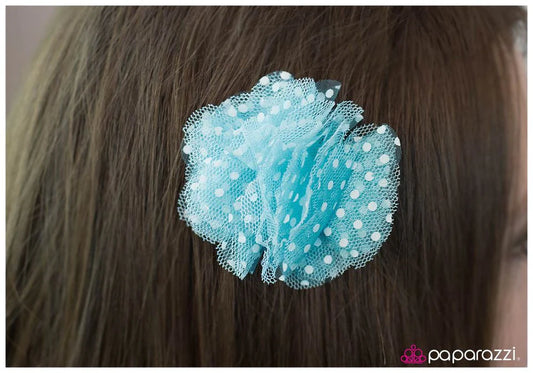 Accesorios para el cabello de Paparazzi ~ Loves Me, Loves Me Not - Azul