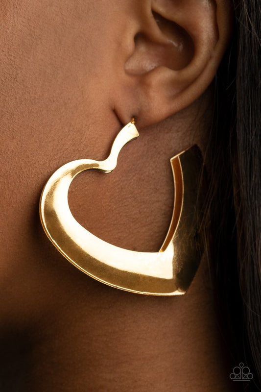 Heart-Racing Radiance - Gold - Paparazzi Earring Image