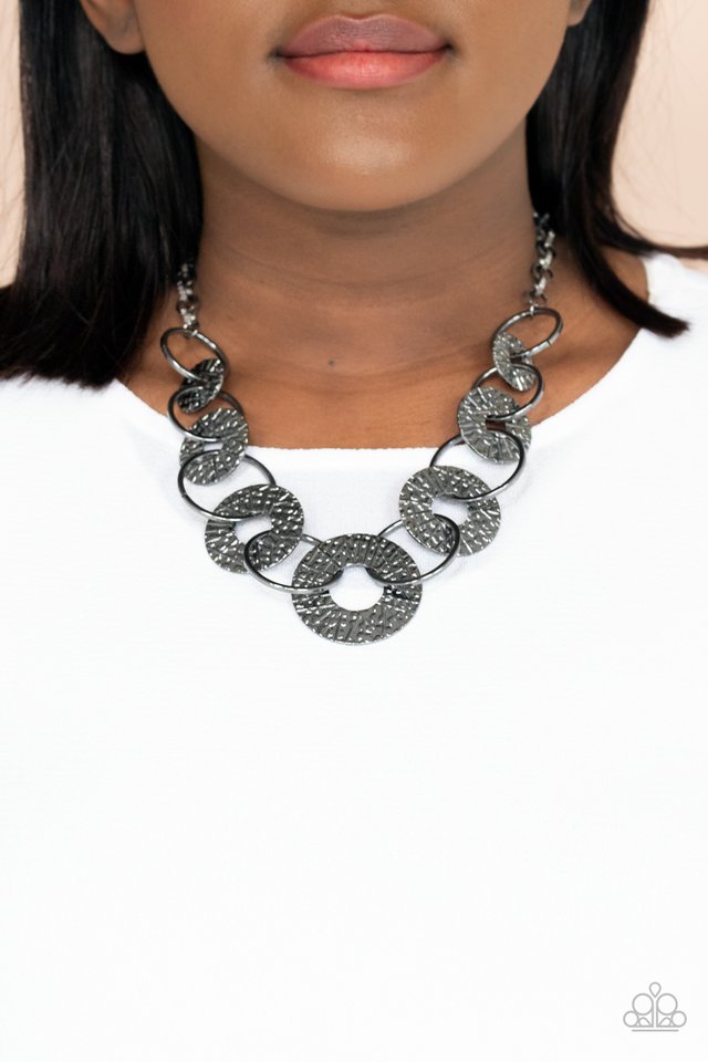 Industrial Envy - Black - Paparazzi Necklace Image