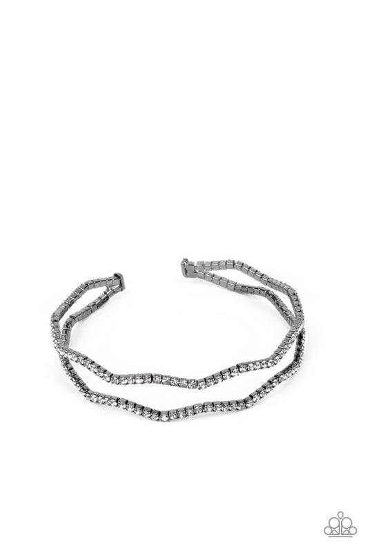 ​Delicate Dazzle - Black - Paparazzi Bracelet Image