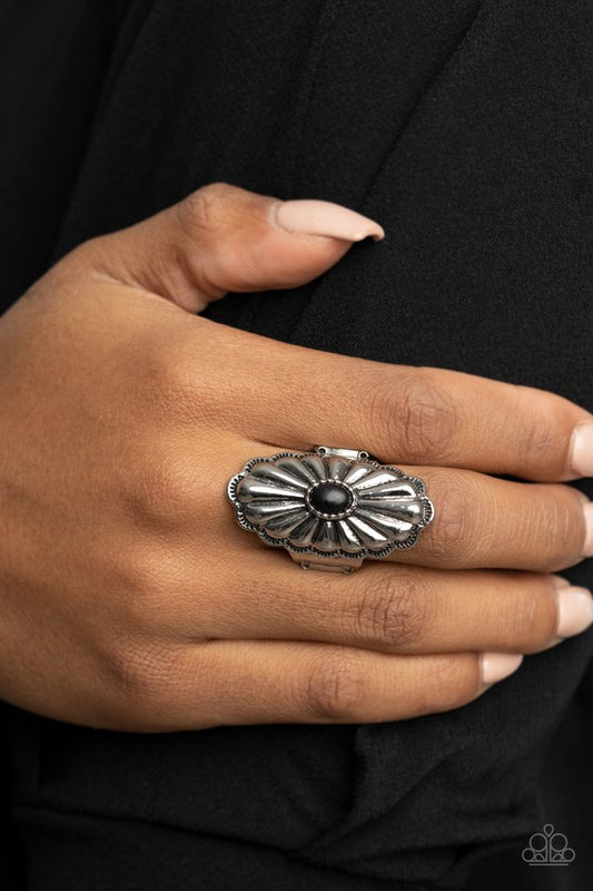 Cottage Couture - Black - Paparazzi Ring Image