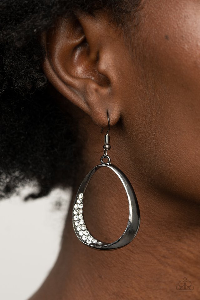 Fiercely Flauntable - Black - Paparazzi Earring Image