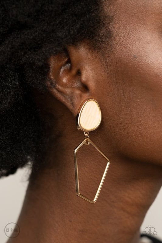 ​Retro Reverie - Gold - Paparazzi Earring Image