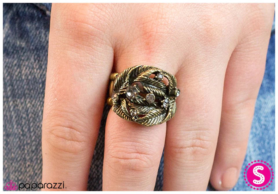 Paparazzi Ring ~ Love Me or LEAF Me - Brass