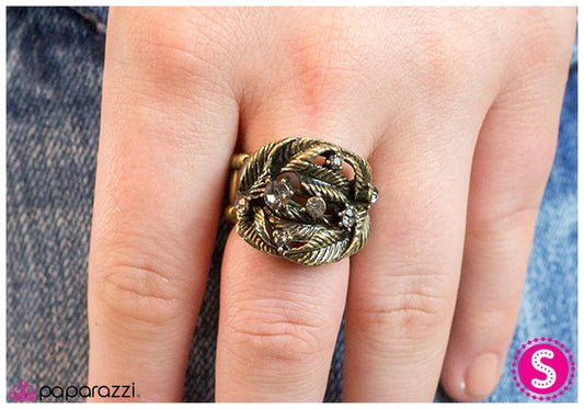 Paparazzi Ring ~ Love Me or LEAF Me - Brass