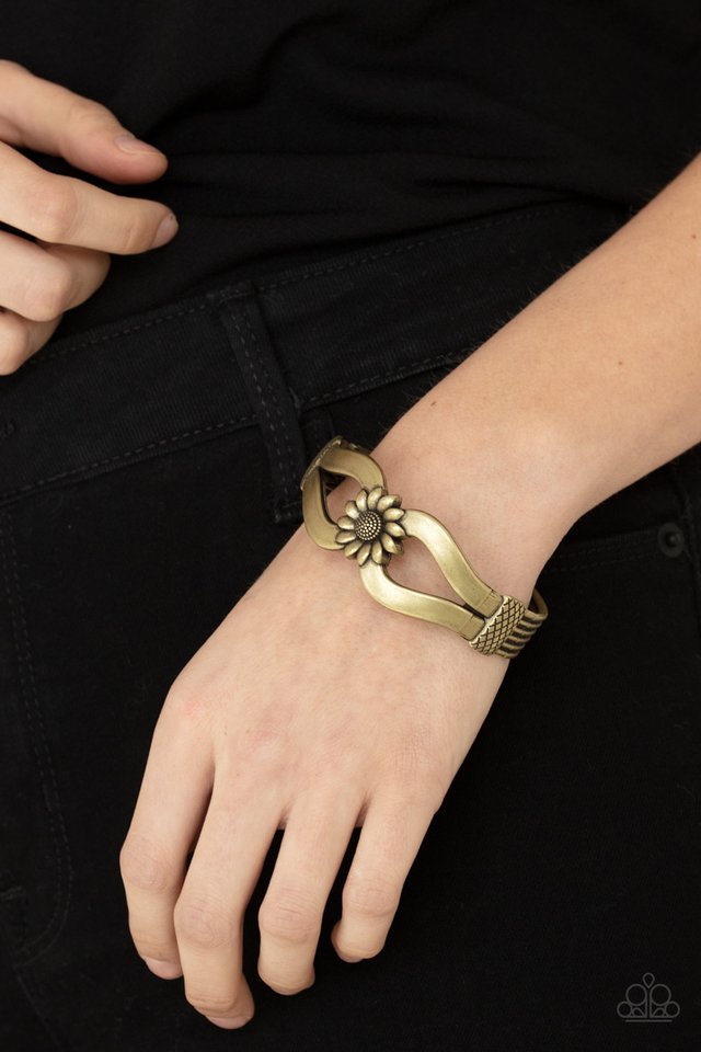 ​Let A Hundred SUNFLOWERS Bloom - Brass - Paparazzi Bracelet Image