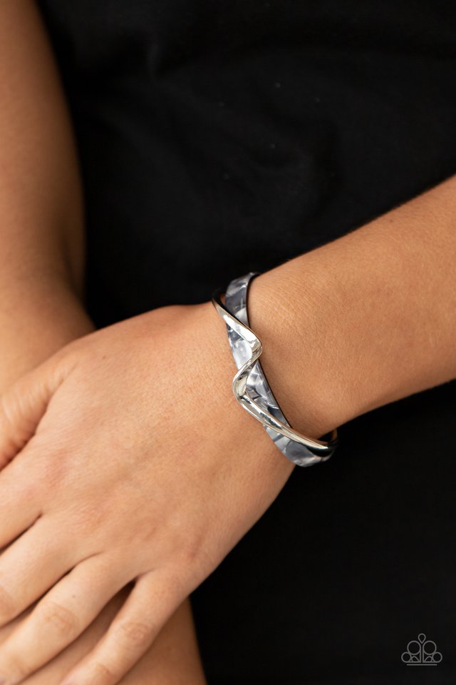 Craveable Curves - Silver - Paparazzi Bracelet Image