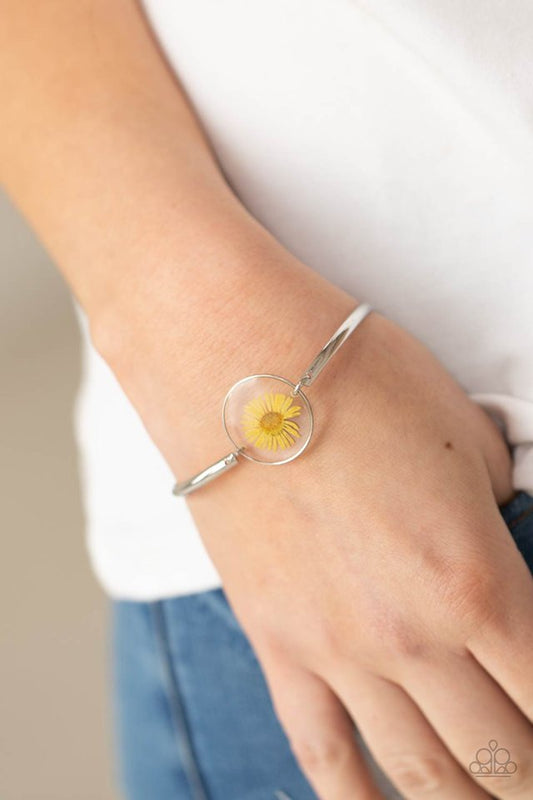 Cottage Season - Yellow - Paparazzi Bracelet Image