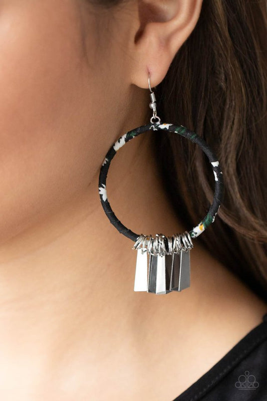 Garden Chimes - Black - Paparazzi Earring Image