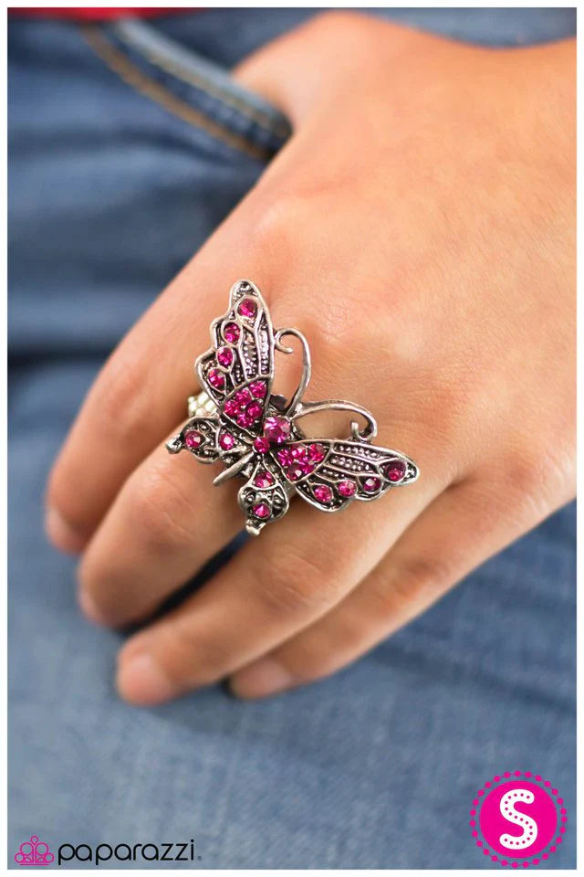 Anillo Paparazzi ~ Besos de mariposa - Rosa