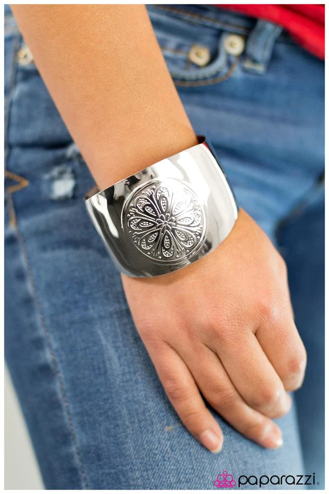 Paparazzi Bracelet ~ Pathfinder - Silver