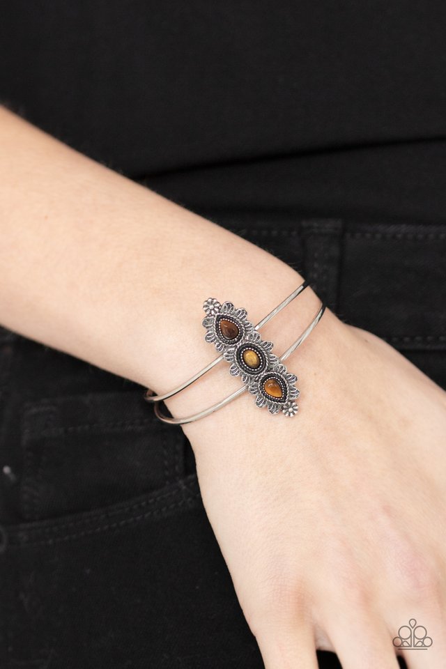 ​Fairytale Flowerbeds - Brown - Paparazzi Bracelet Image