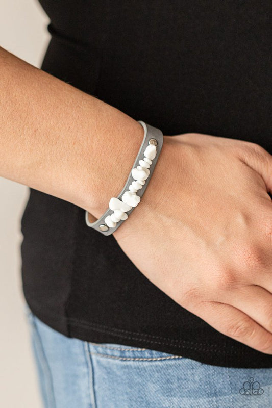 ​Pebble Paradise - Silver - Paparazzi Bracelet Image