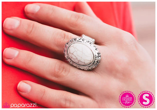 Paparazzi Ring ~ Trendsetter - White