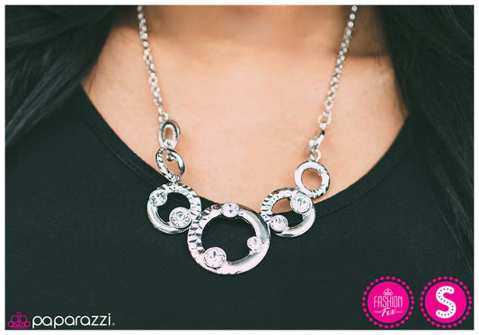 Paparazzi Necklace ~ Stunningly Stepford - Silver