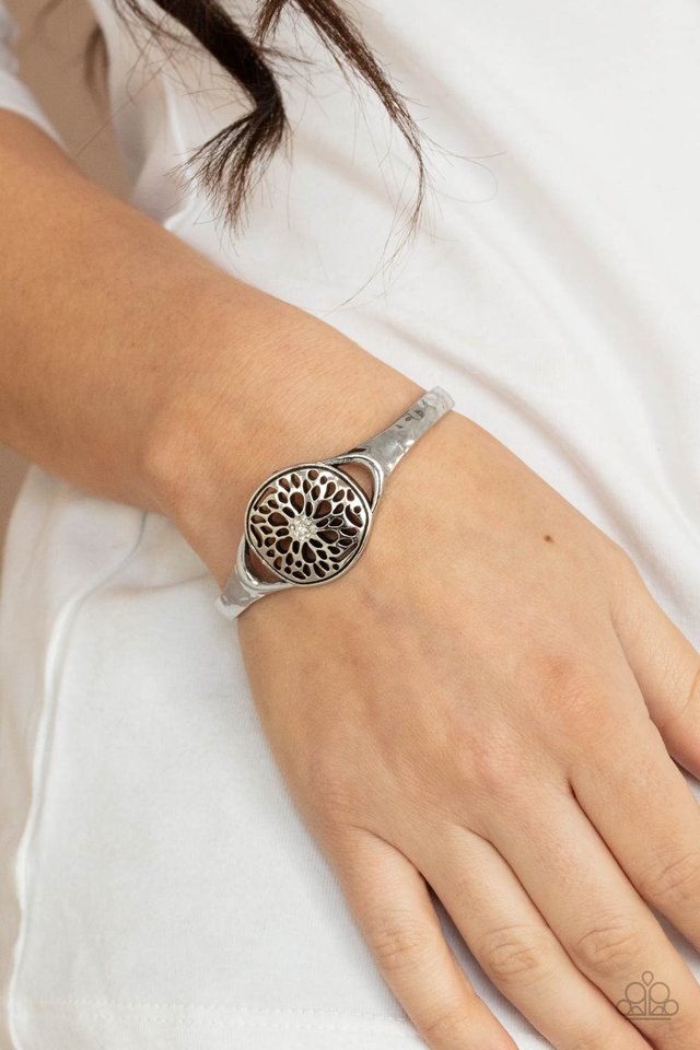 Modern Meadow - White - Paparazzi Bracelet Image