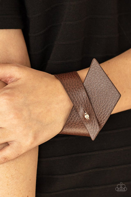 ​PIECE Offering - Brown - Paparazzi Bracelet Image