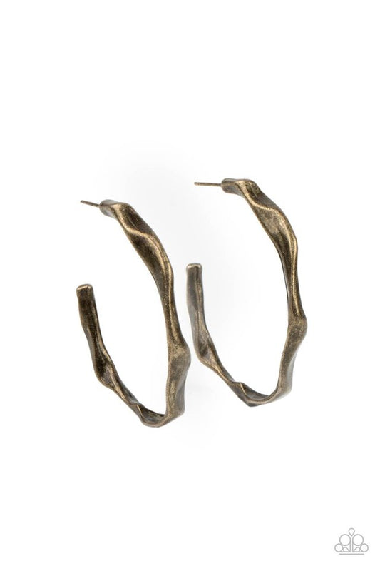 ​​Coveted Curves - Brass - Paparazzi Earring Image