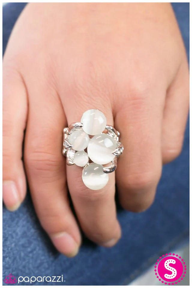 Paparazzi Ring ~ Dreaming is Believing - White