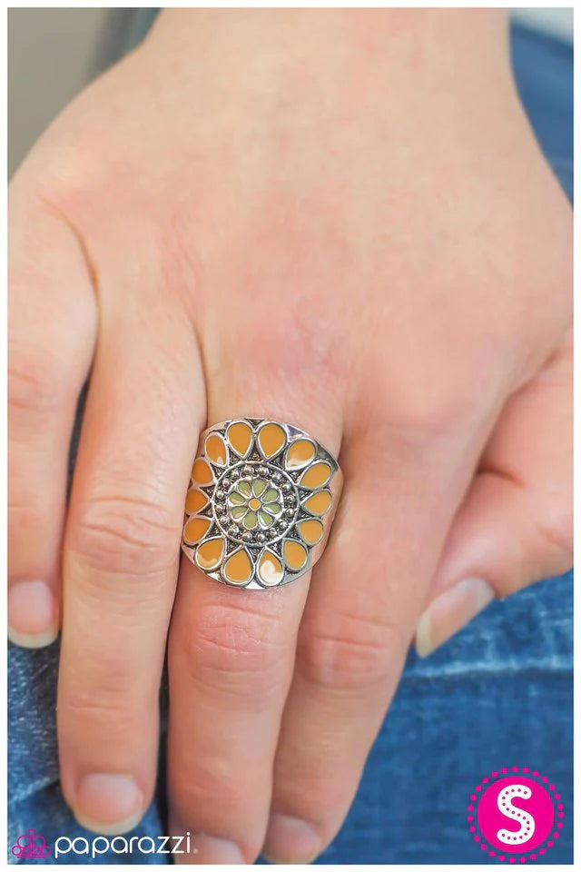 Paparazzi Ring ~ Santa Rosa - Yellow