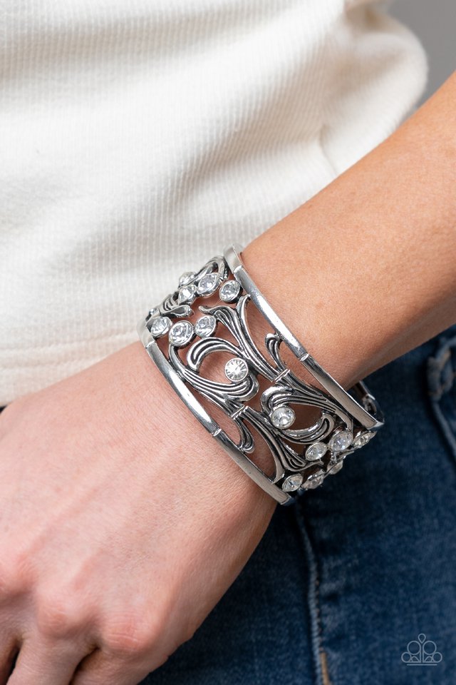 ​Garden Masquerade - White - Paparazzi Bracelet Image