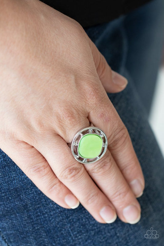 ​​Encompassing Pearlescence - Green - Paparazzi Ring Image